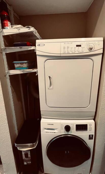 Home Away From Home-Cozy 2 Bdrm Condo/Med Cntr/Nrg Houston Eksteriør bilde