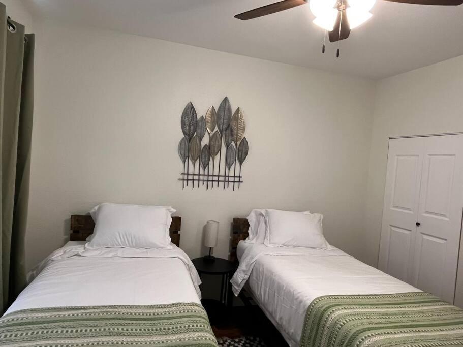Home Away From Home-Cozy 2 Bdrm Condo/Med Cntr/Nrg Houston Eksteriør bilde